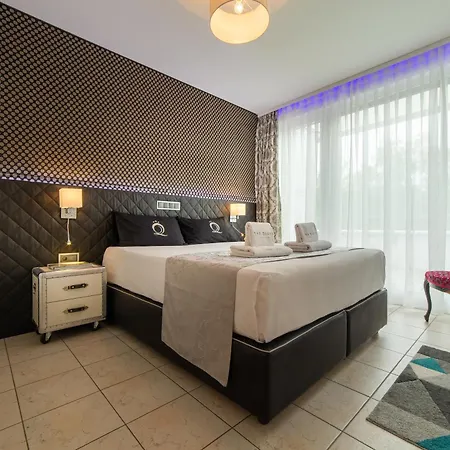 Adriana-the Queen Luxury Living