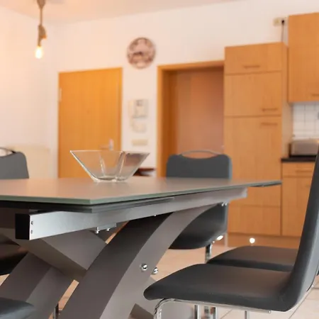 Adriana-the Queen Luxury Living *