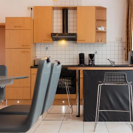 Adriana-the Queen Luxury Living Apartment